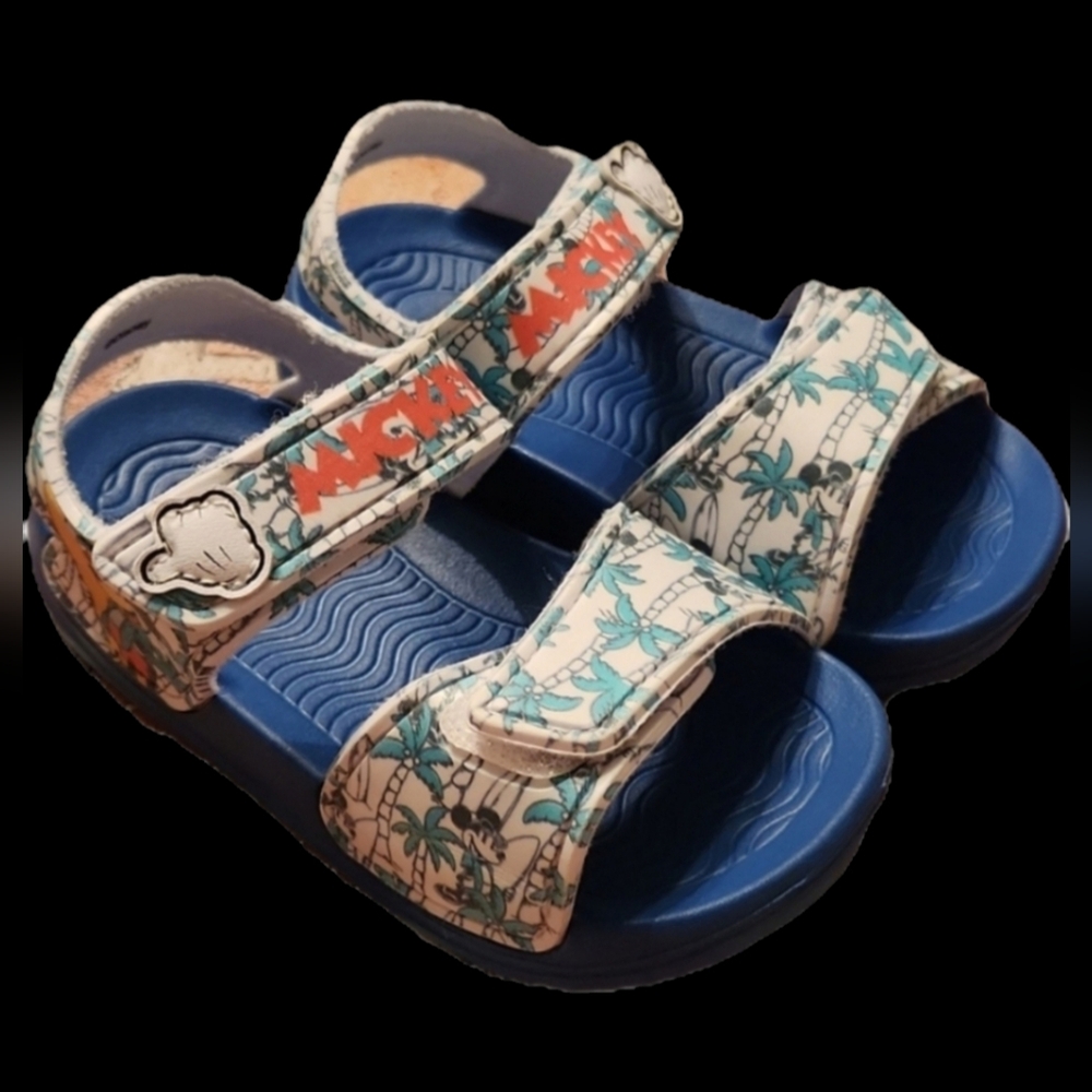 NWOT ❗️ Disney Mickey with surf board sandals size 6 multicolor